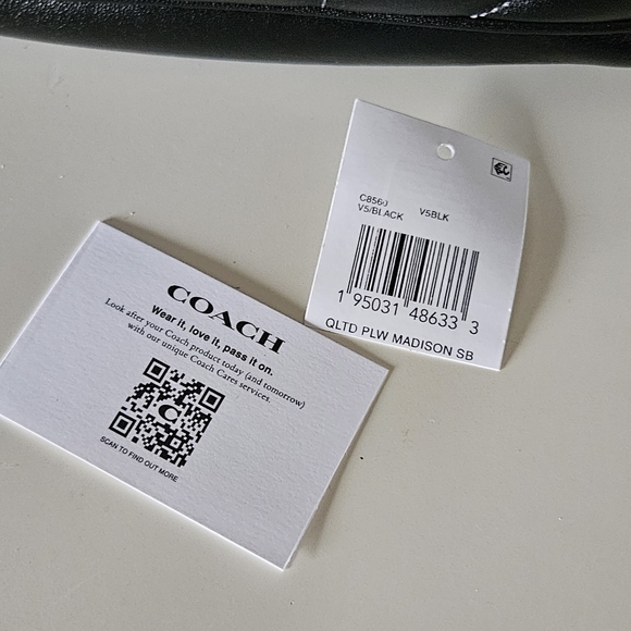 Coach Pillow Madison medium - Picture 6 of 13